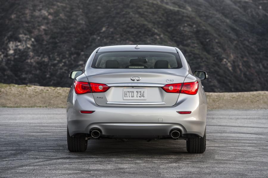  Infiniti Q50 3.0t Signature Edition 2017 года  (NA) (фото 7 из 14)